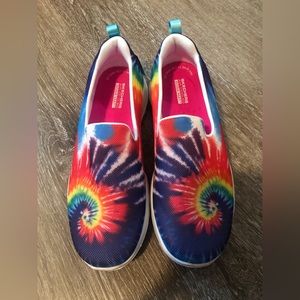 New Skechers Machine Washable Tie Dye Sneakers Size 7.5